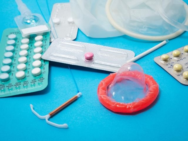 An implementation strategy to increase uptake of immediate postpartum contraception: the COMSE trial